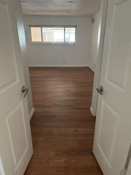Building Photo - 503 S Vicki Ln