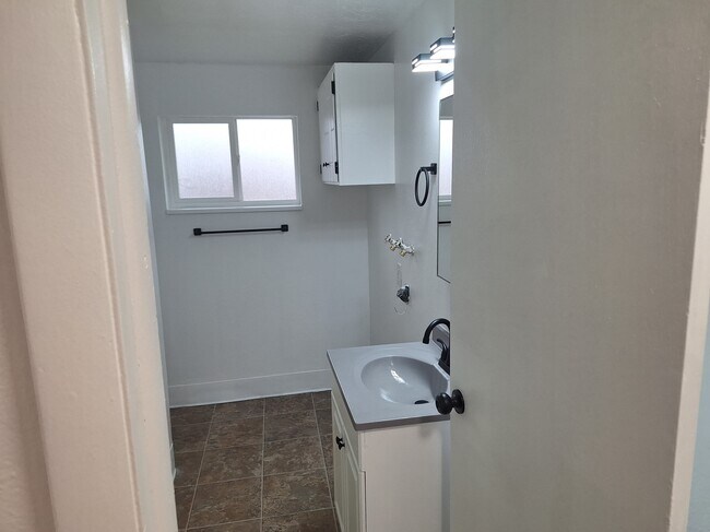 Building Photo - Roy 4-plex 2002