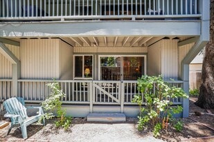 Building Photo - 3200 N Lake Blvd