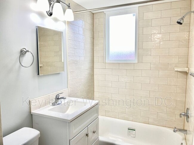 Building Photo - 5514 Chillum Pl NE