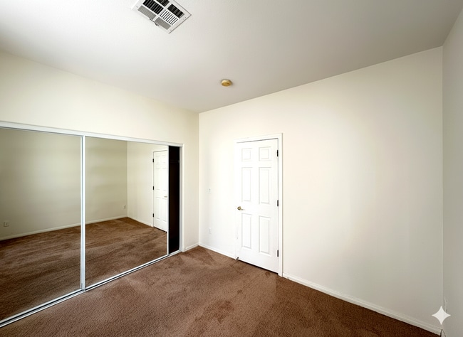 Building Photo - CHEYENNE HUALAPAI-UNIT 4A