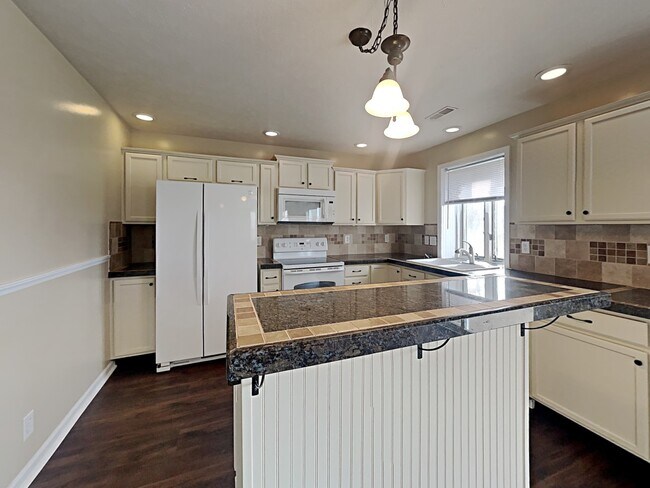 Building Photo - 460 Brookview Drive
