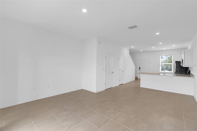 Building Photo - 8765 Daybreak St