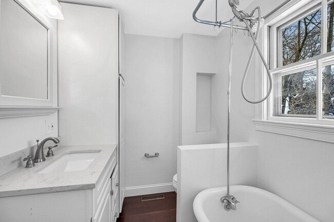 Building Photo - 12 Broadway St