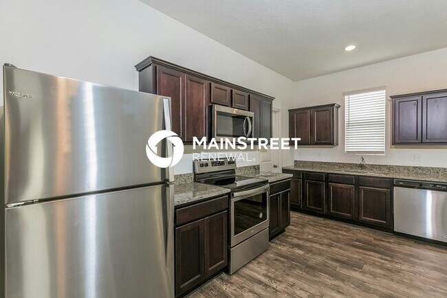 Building Photo - 3 Bedroom Pet-Friendly Home in Haines City, FL with Main Street Renewal