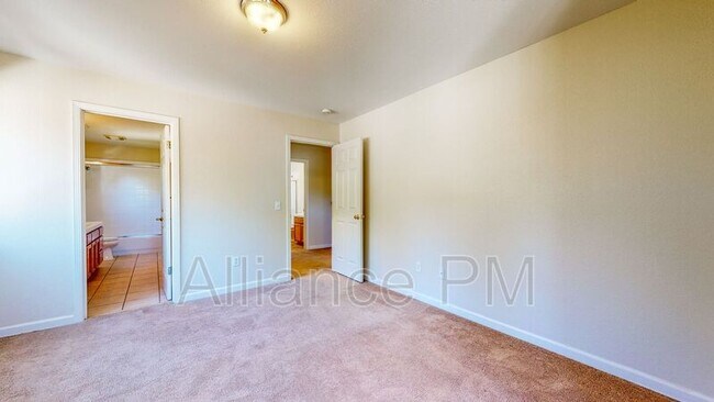 Building Photo - 1520 Humboldt St