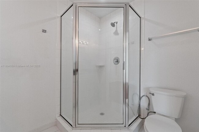 Building Photo - 6035 SW 40th Ct