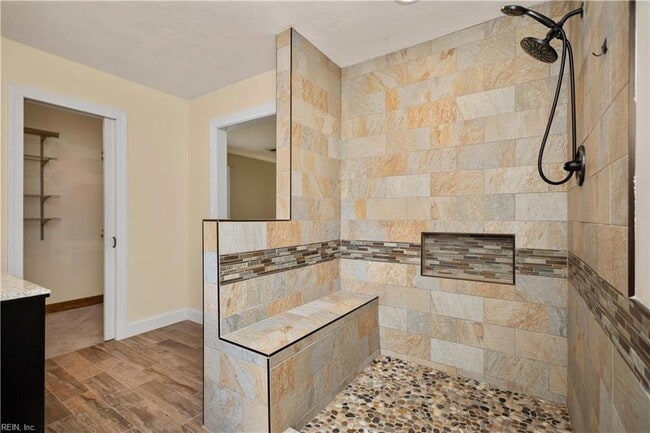 Building Photo - 4125 Duke of Gloucester Dr