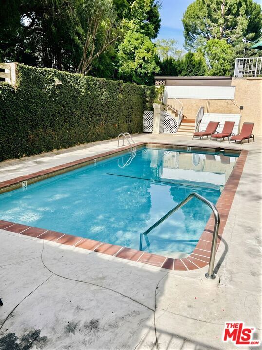 Building Photo - 5139 Balboa Blvd