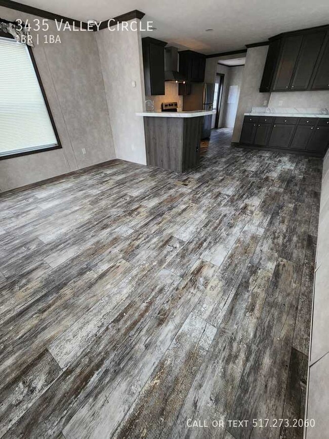 Building Photo - 3435 Valley Cir