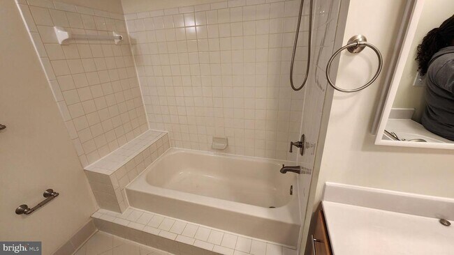 Building Photo - 14225 Jib St