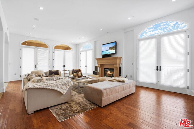 Building Photo - 420 S Hamel Rd