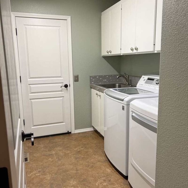 Building Photo - 2235 NW 15th St