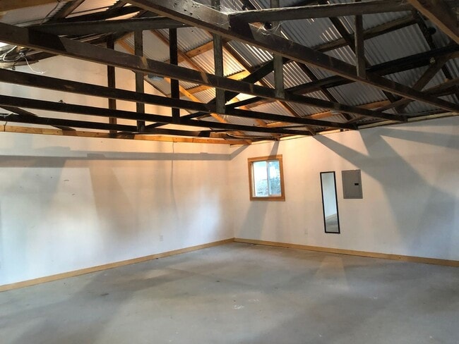 Building Photo - Jeffrey and Foothill Properties