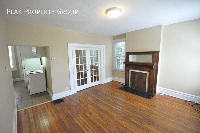 Building Photo - 406 E Northwood Ave