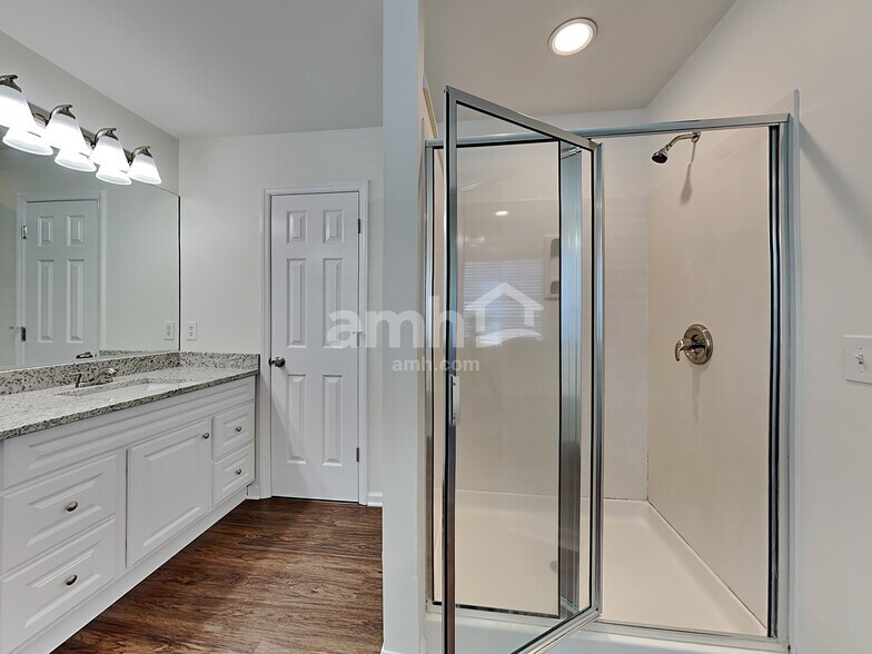 Building Photo - 1413 Cantwell Ct