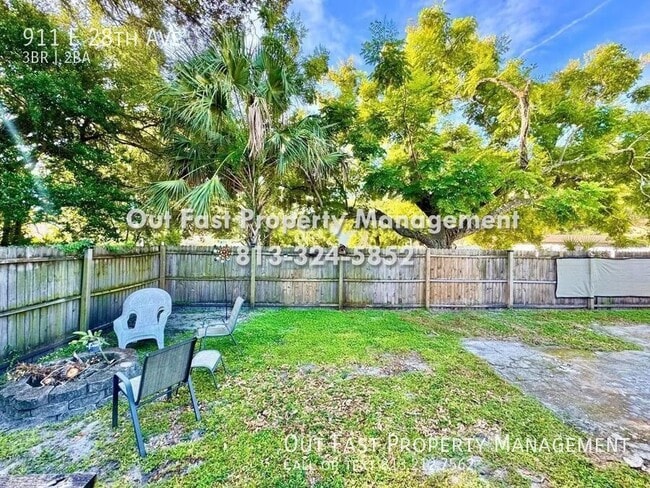 Building Photo - 911 E 28th Ave