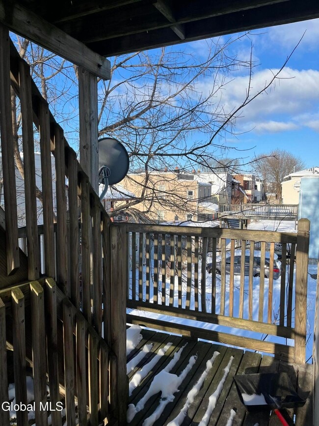 Building Photo - 154 Spring St