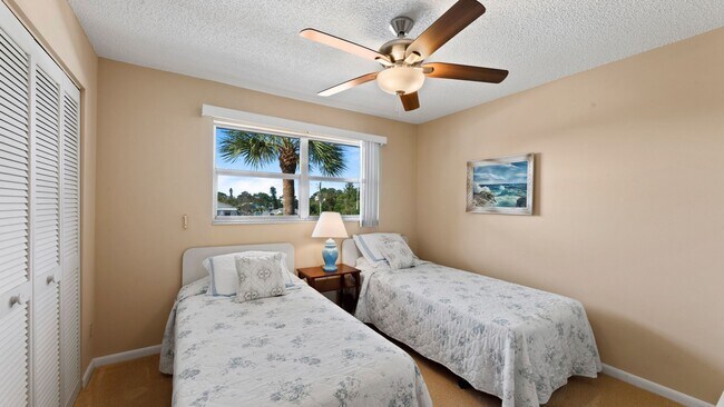 Building Photo - FURNISHED ANNUAL IN HIGH POINT COUNTRY CLUB!