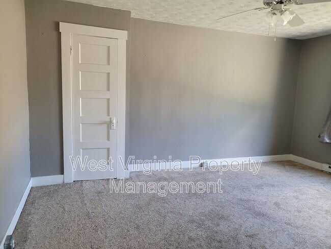 Building Photo - 114 Barber Ln