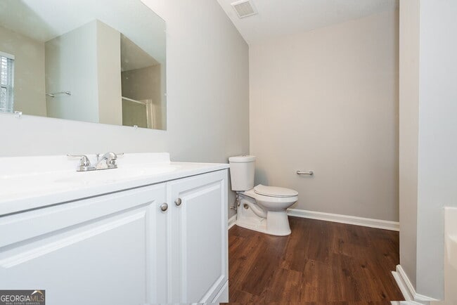 Building Photo - 338 Brookside Dr