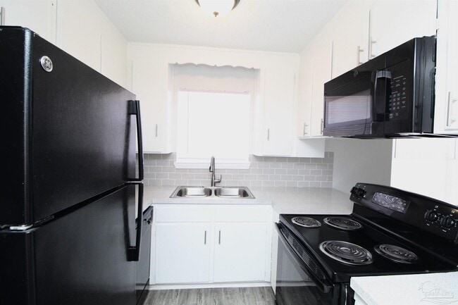 Building Photo - 10151 Guidy Ln