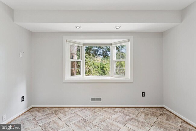 Building Photo - 8525 Bound Brook Ln