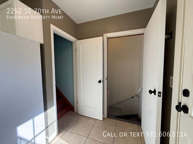 Building Photo - 2252 SE 70th Ave