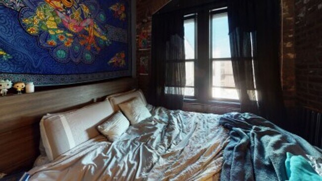 Building Photo - BERKLEE 3 BR Apartment - 9/1