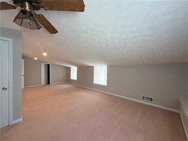 Building Photo - 6708 Bass Cir