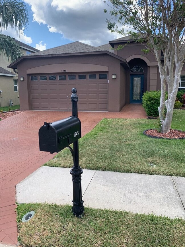 Building Photo - Waterfront View! 4 bed 2 bath 2 car garage