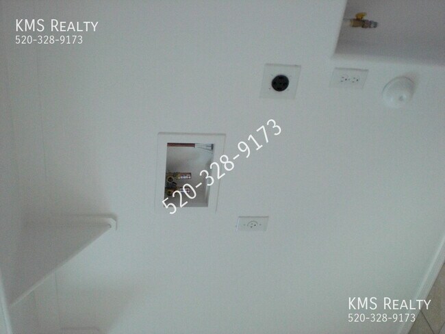 Building Photo - 14013 E Voss St