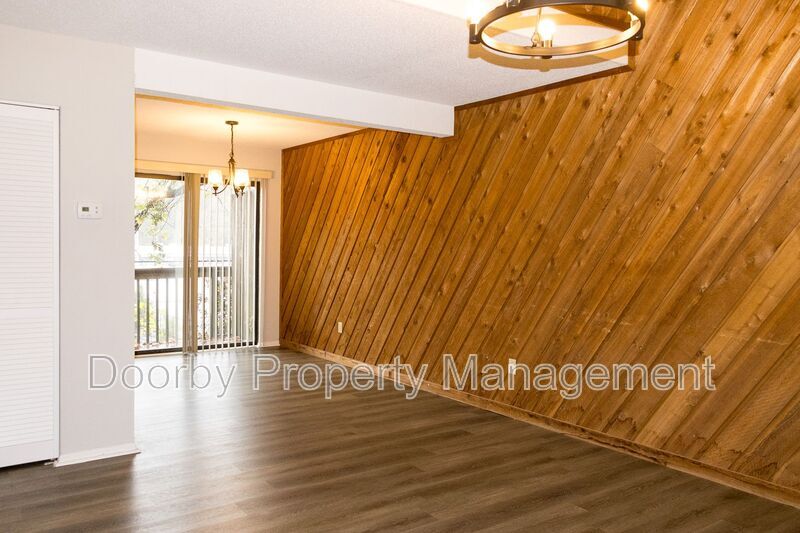 Building Photo - 18 S Germantown Rd