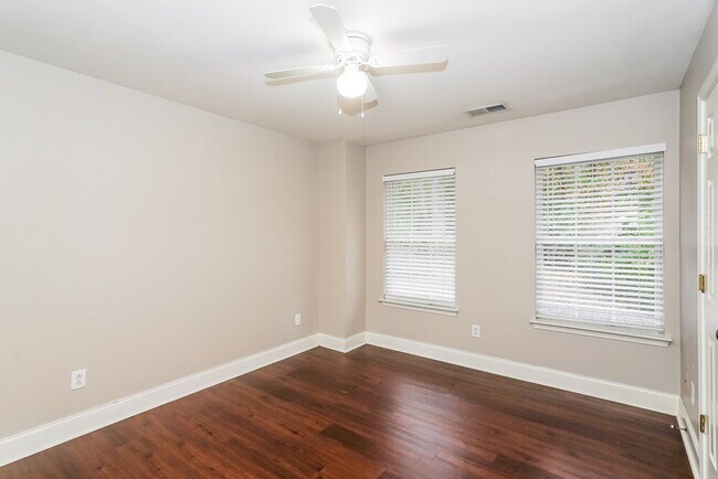 Building Photo - 111 Coldwater Dr