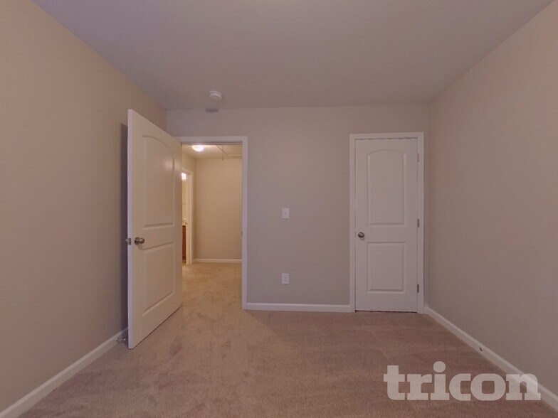 Building Photo - 2037 St Augustine Pl