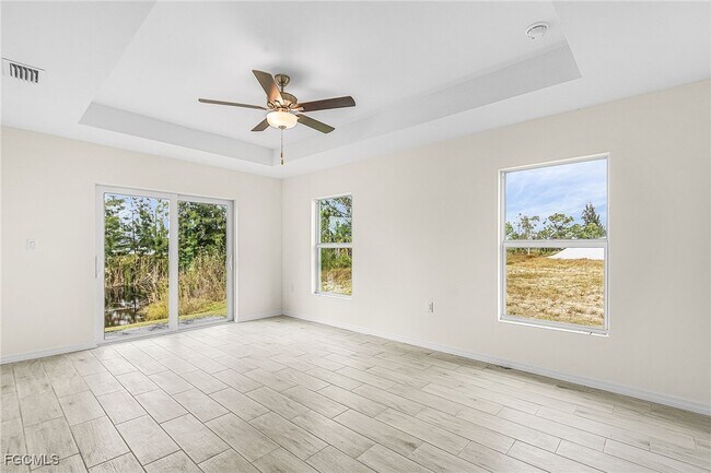 Building Photo - 3916 NE 9th Pl