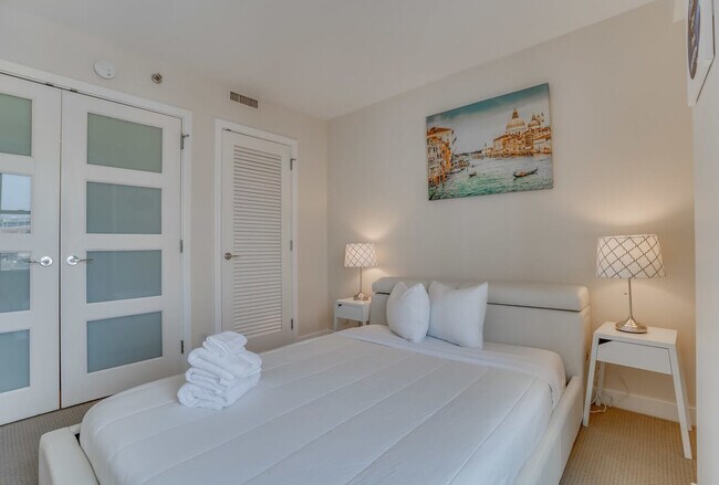 Building Photo - 801 F St NW