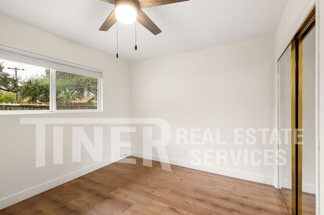 Building Photo - 7520 Schreiner St