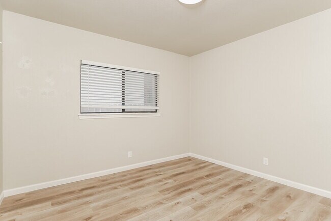 Building Photo - 9124 Gambier Dr