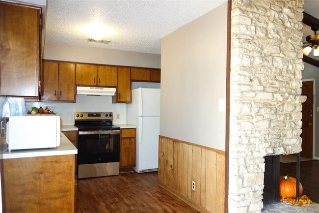 Building Photo - 1416 Cardinal Hill Dr