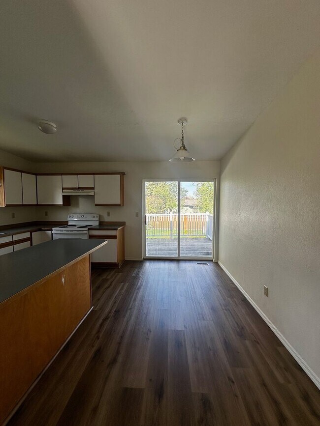 Building Photo - 43 N 25th Ave