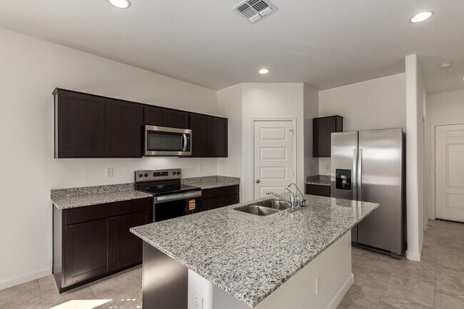 Building Photo - Brand New - Never Lived In 4 Bedroom / 2 B...