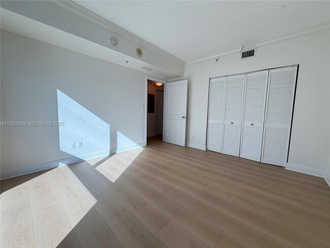 Building Photo - 325 S Biscayne Blvd