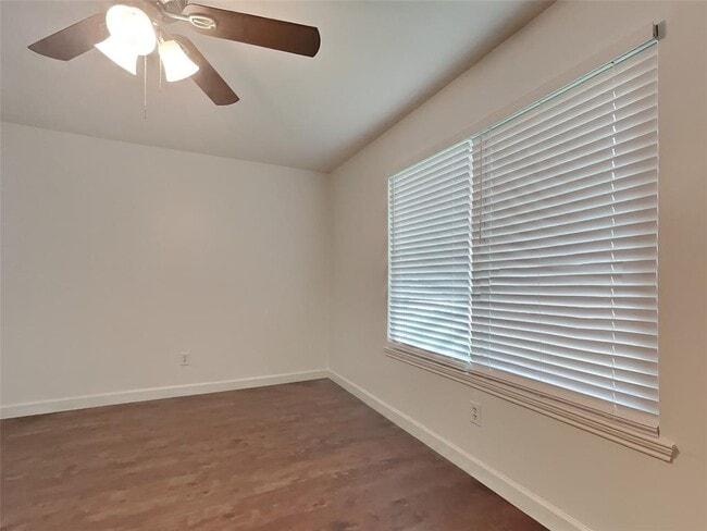 Building Photo - 2705 Laurel Creek Way