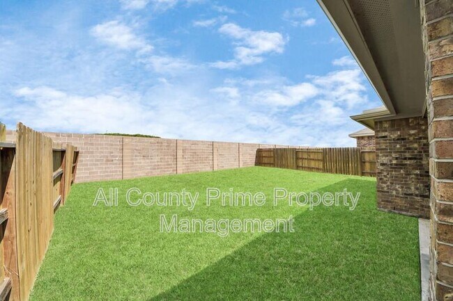 Building Photo - 13318 Villa Sola Dr