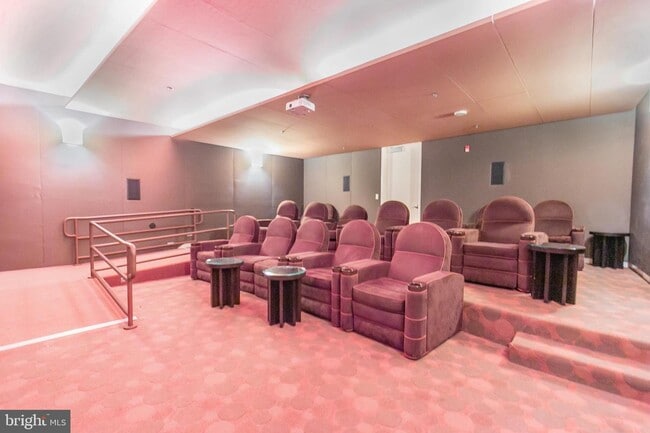 Building Photo - 5750 Bou Ave