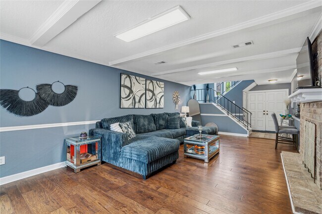 Building Photo - 2938 Camelot Ln