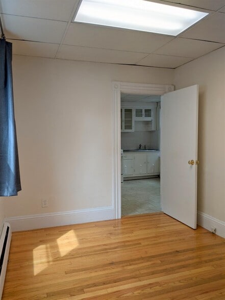 Building Photo - 20 Mossland St