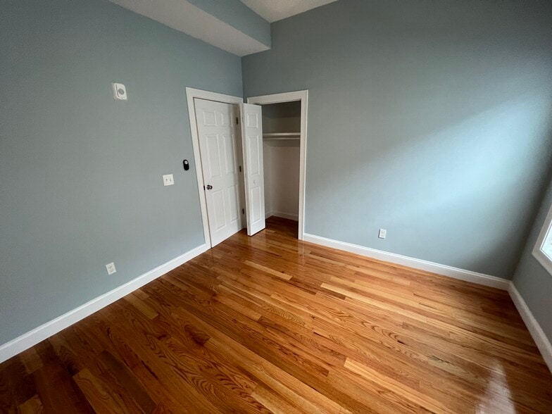 Building Photo - 130 Cross St