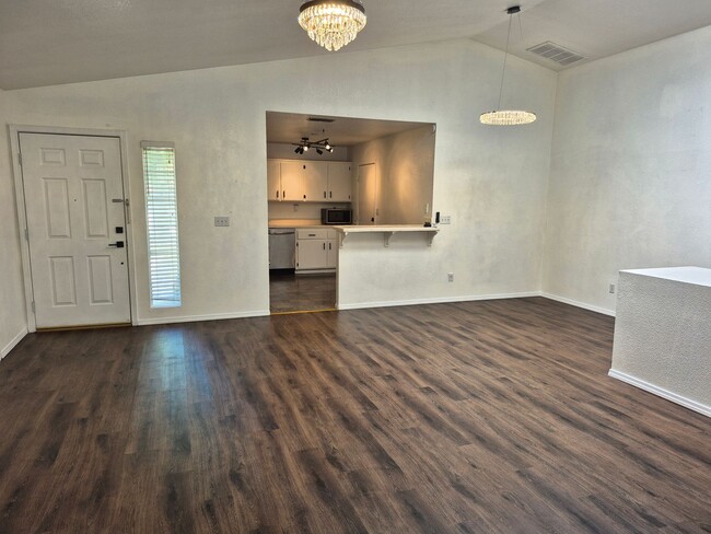 Building Photo - Great 3 Bedroom 2 Bath in Antelope